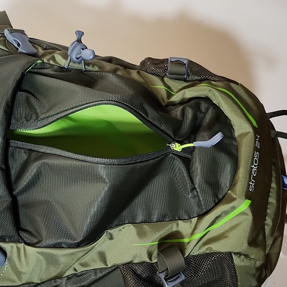 OSPREY Bags Osprey Stratos 24 Olive Green Backpack With Rain Cover